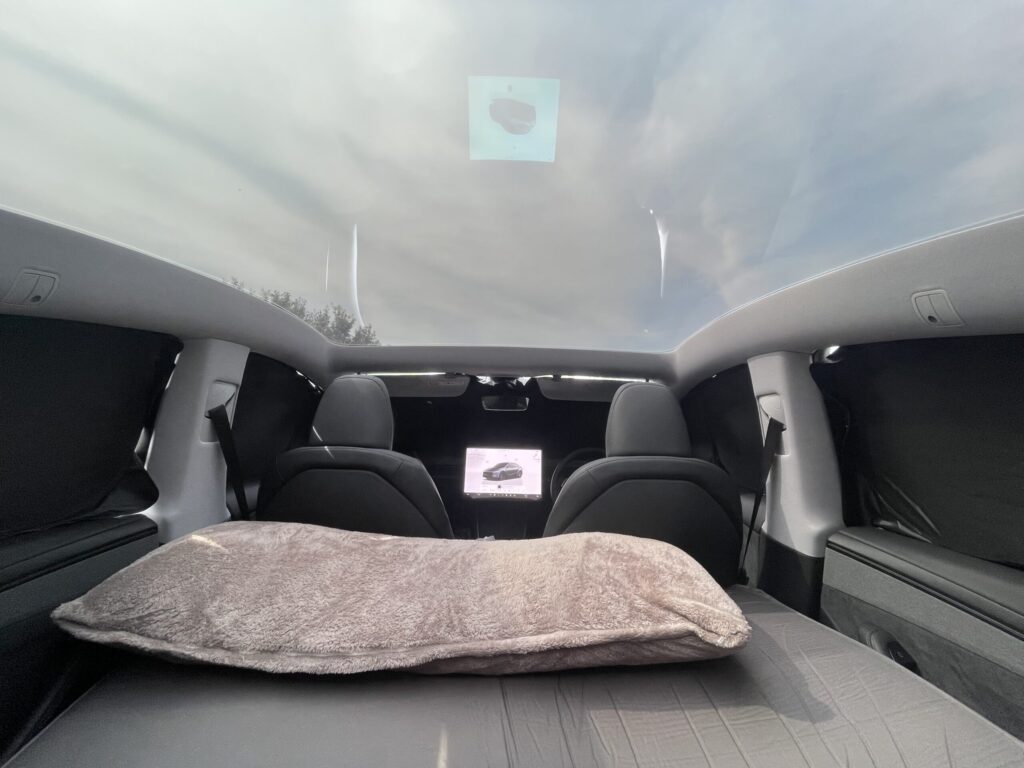 Tesla Model Y 内装広さ