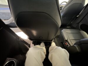 3列目膝前スペース
